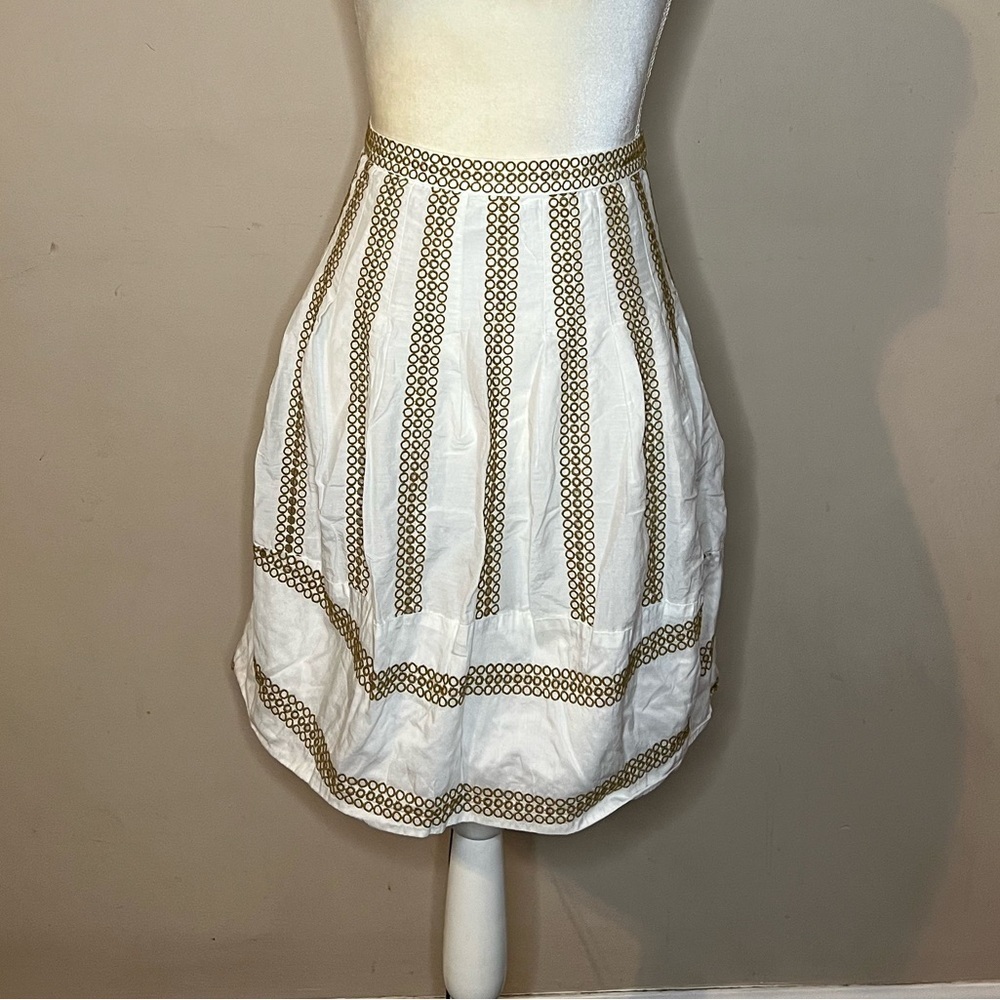 ⭐️ 3 For $15 BCBGMAXAZRIA White and Gold Women's Skirt - Picture 2 of 6